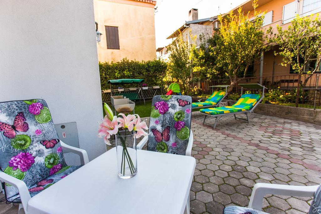 Apartman Nikolic 2 Appartement Kaštela Buitenkant foto